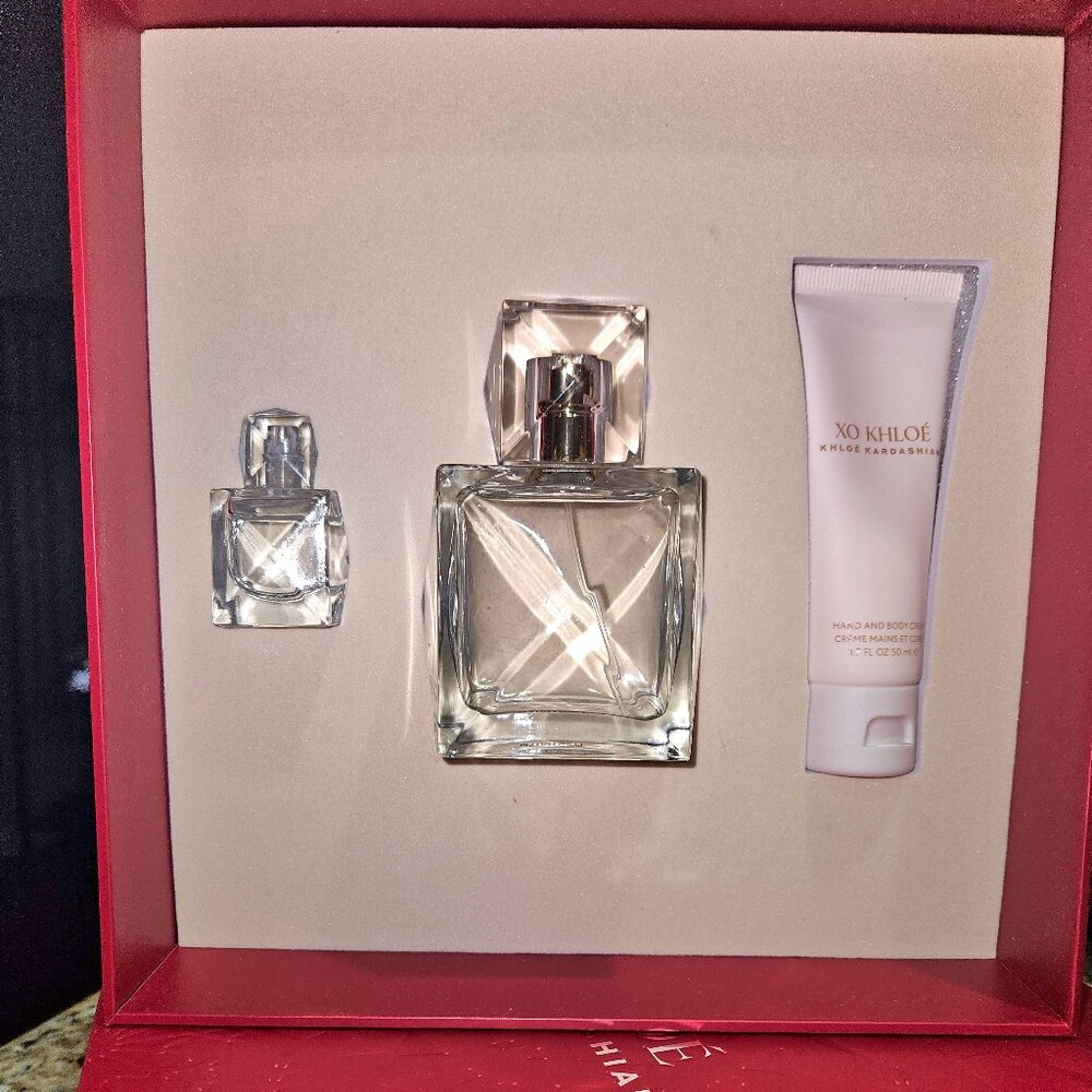 XO KHLOÉ by KHLOÉ KARDASHIAN Holiday Gift Set